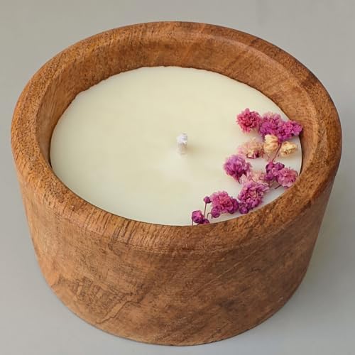 Akira Furnishings Handcrafted Soy Wax Scented Candles Elegantly Displayed in A Petite Wooden Bowl. Artfully Designed with Meticulously Arranged Dried Flowers for A Charming Touch.