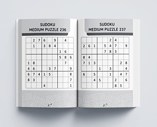 500 Sudoku Brain Game For Smart Minds - Combination of 4 Difficult Levels: Simple, Medium, Complex, Killer - 480+ Brain Booster Puzzles and Hours of Fun Games [Paperback] Wonder House Books