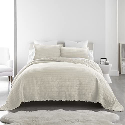 Queen Bedding Set - 3 Piece - Delano Ivory by Donna Sharp- Contemporary Quilt Set with Queen Quilt and Two Standard Pillow Shams - Machine Washable