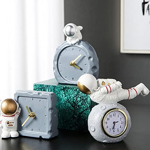 Artibetter Table Clock Resin Astronaut Statue Shelf Desk Clock Small Bedside Desk Clock Astronaut Clock Decoration Battery Operated for Table Home Office Decor