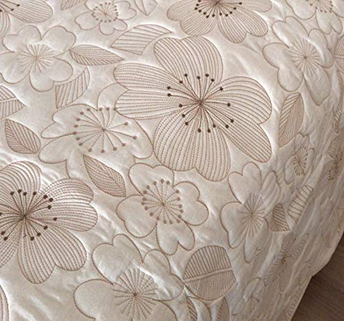 Belleven 100% Cotton Solid Clida Quilted King Size Bedding Set/Bedspread with 2 Pillow Covers, 90X100 inches, 254x229 cms, Set of 3pcs, Pearl