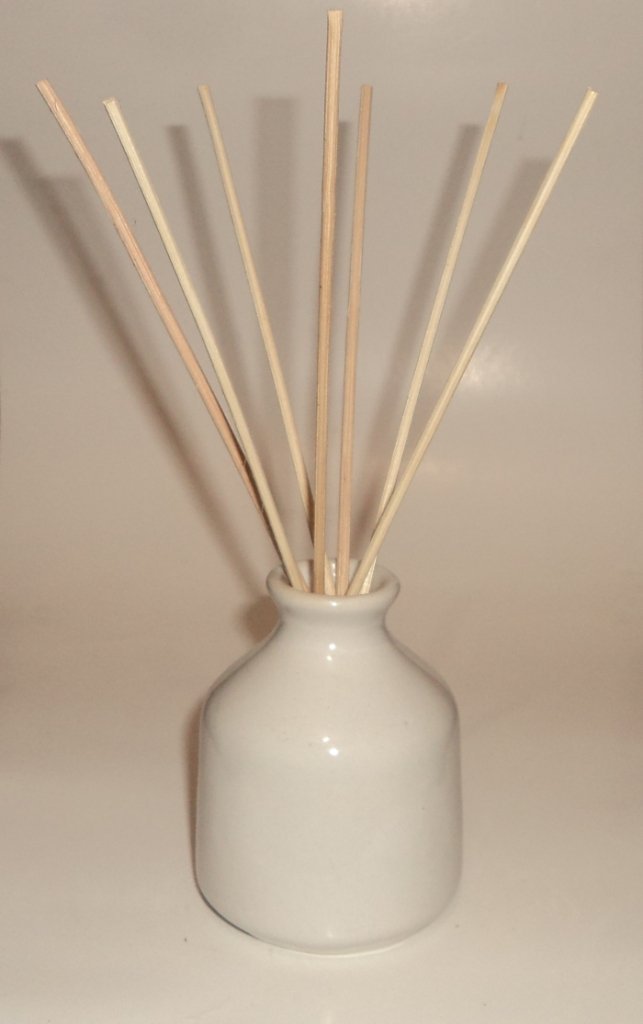 The Retailer House Ceramic Reeddiffuserpot 3.5 Inch Tall, And 8 Reed Sticks,Capacity Of This Pot Is About 100 Ml(Ivory White Pot)