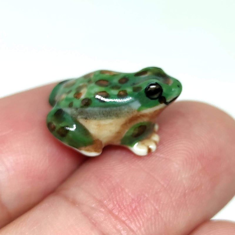 SSJSHOP Frog Micro Tiny Figurines Ceramic Hand Painted Animals Collectible Small Gift Home Decor, Green