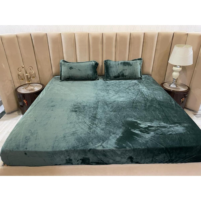 Byloom Premium Velvet Solid Woollen Elastic Fitted Bedsheets for Double Bed King Size (Size 254 x 265 Cms), with 2 Pillow Covers Elastic, Covers (46 x 68 Cms) (Green)