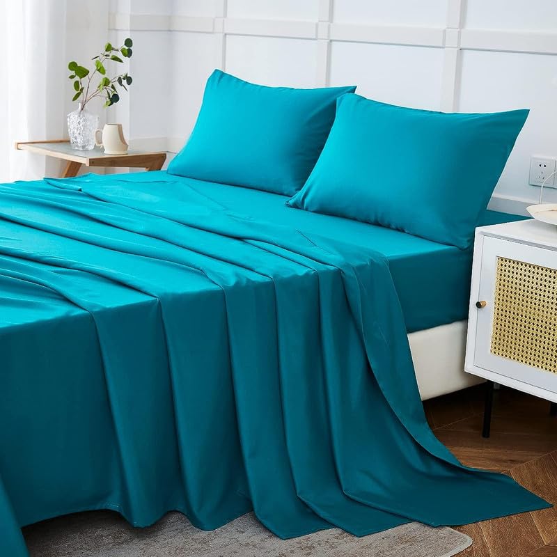 Elegio Plain Colour Double Bedsheet - Soft Brushed Microfiber Fabric - Shrinkage & Fade Resistant Solid Colour Bedsheet - Easy Care - 1 King Size Bedsheet and 2 Pillow Covers (92x102 Inches, Teal)