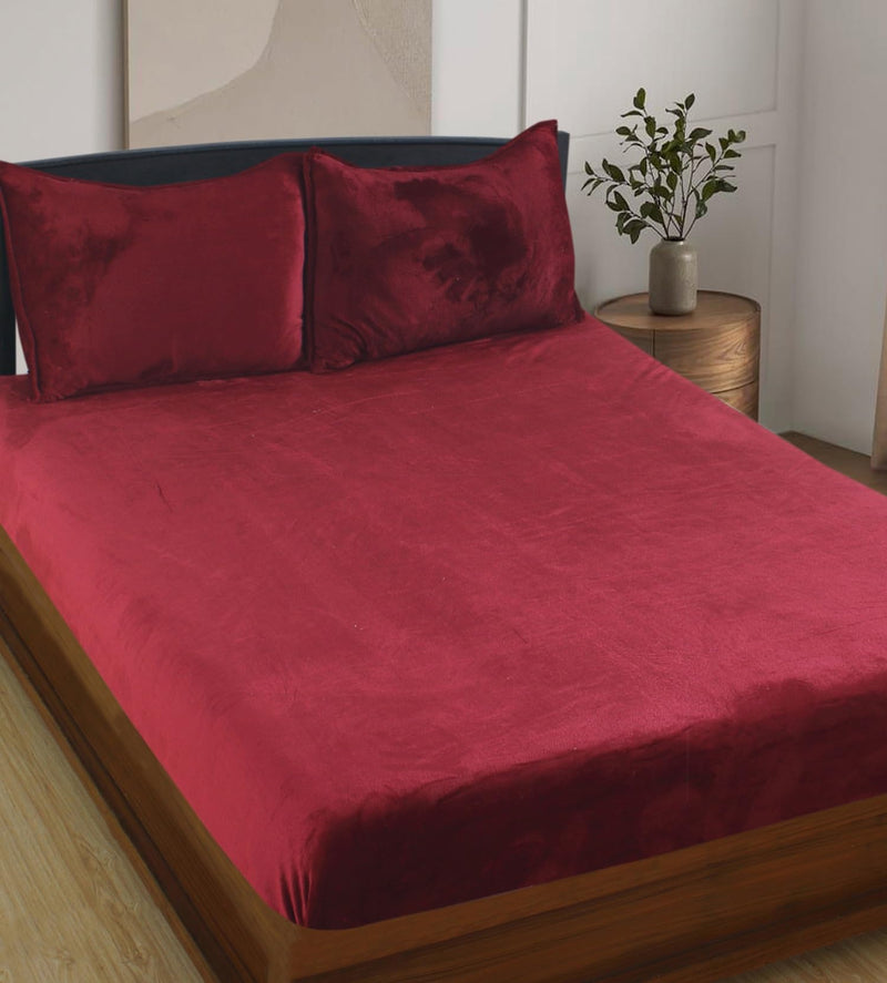 Nendle Maroon Super Soft Velvet Warm Flannel 190 GSM Luxurious Solid Winter Bedsheets for Double Bed Sheet (90 * 100 Inches) with Plush Feel Pillow Covers (18 * 27 Inches)