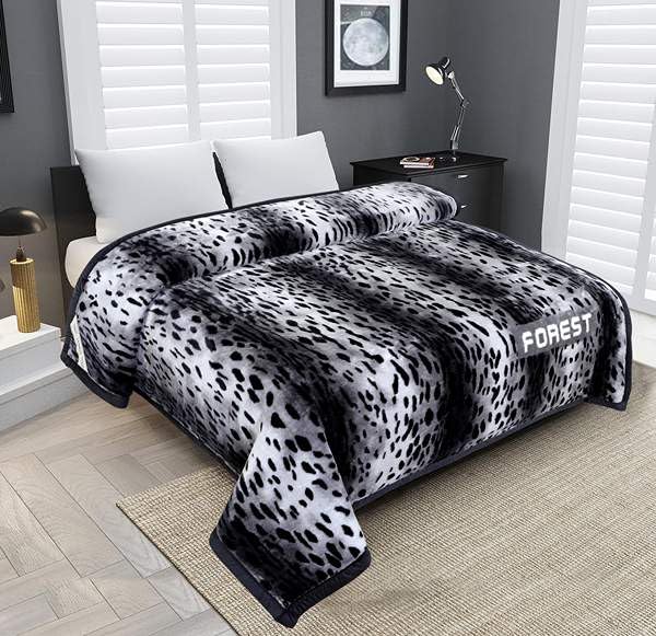 RLJ HOME N FURNISHINGS Forest Print Double Bed Blanket | Super Soft Mink Fabric & Jungle Print Blanket for Winter, 86 x 94 Inches (Pack of 1) (Forest Pattern 1)