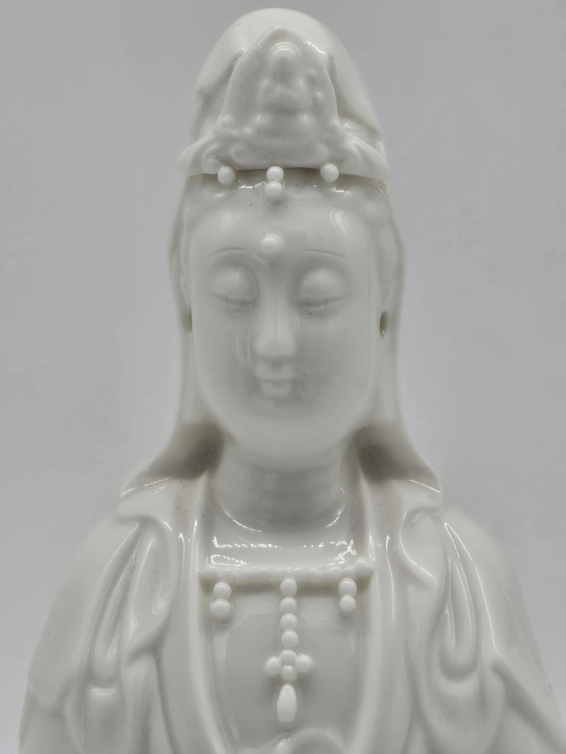 8.5" Fine Porcelain Ceramic Quan Yin Buddha Sitting on a Lotus Statue, Guanyin, Kwan Yin, Kuanyin, Goddess of Mercy, Dehua