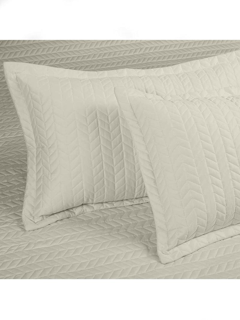 Mark Home Quilted Bed Cover Ivory 100% Organic Cotton Sateen Fabric 400 TC with 150 GSM Wading Between The Fabric