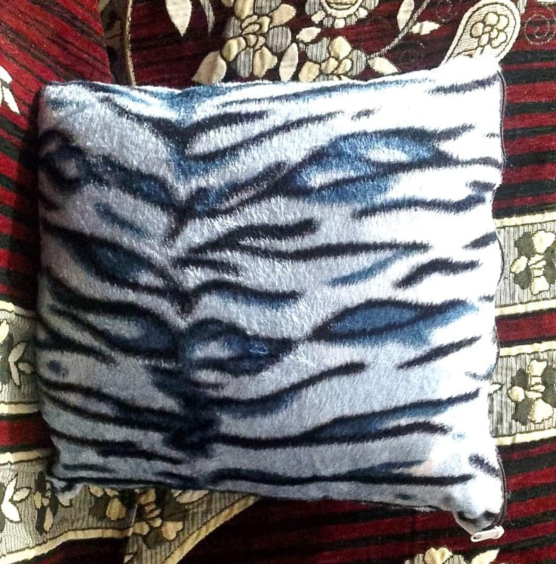 Tiger Pillow,Velvet 33 * 33cm,All Colour Available तकिया चिता कलर,सभी कलर में उपलब्ध है,33 * 33cm तत्काल ऑर्डर करें और पाएं बेहतरीन डिस्काउंट, (Tiger Black)