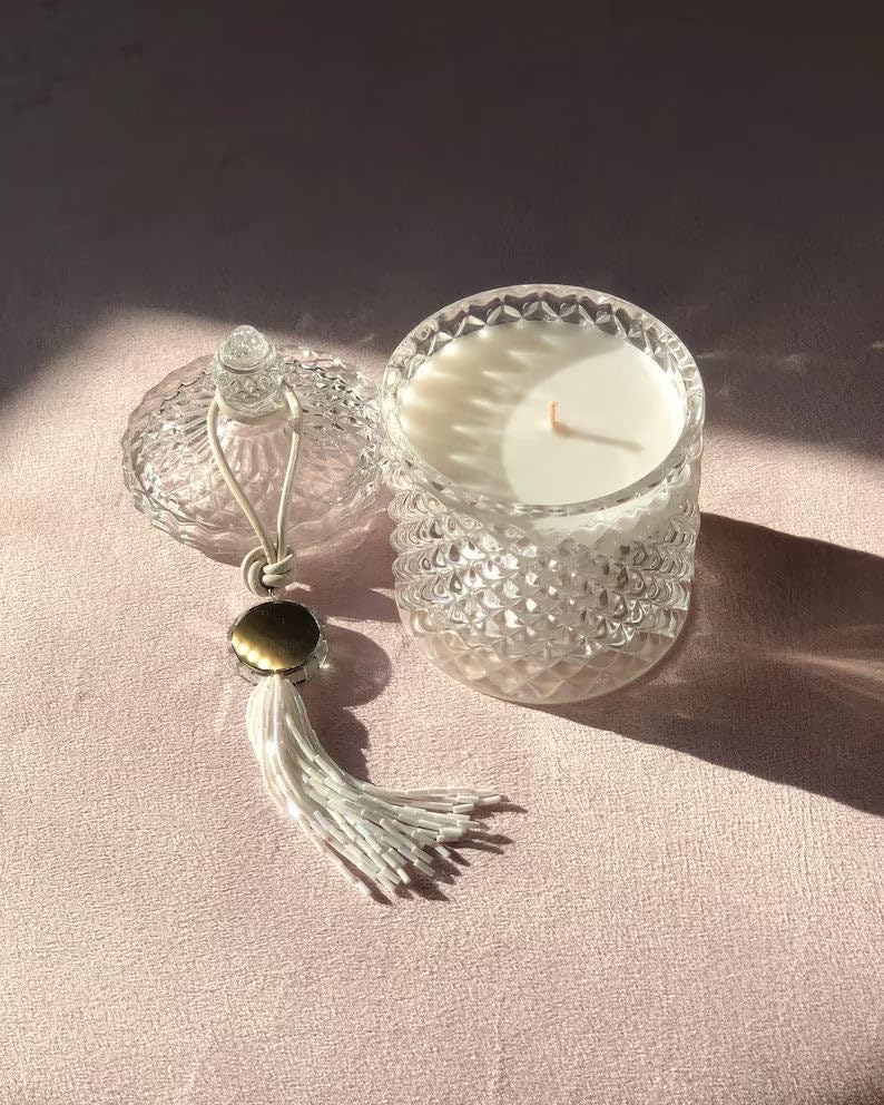 Crystal Jar Candle || Intricate Glass Jar Candle || Aromatherapy || Floraison Jasmine Fragrance || Burning time: 40-45 hour || 250ml || 100% Soy Wax || Non-toxic || Vegan