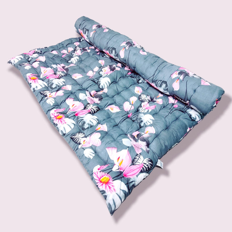 Deevine Craft Soft Cotton Quilt | Foldable Movable Picnic Light Weight Filled Single Firm Mattress| Gadda (3D Design Printed, Small Queen Capacity, 4 x 6 ft or 48 x 72 Inches) (Grey Floral)