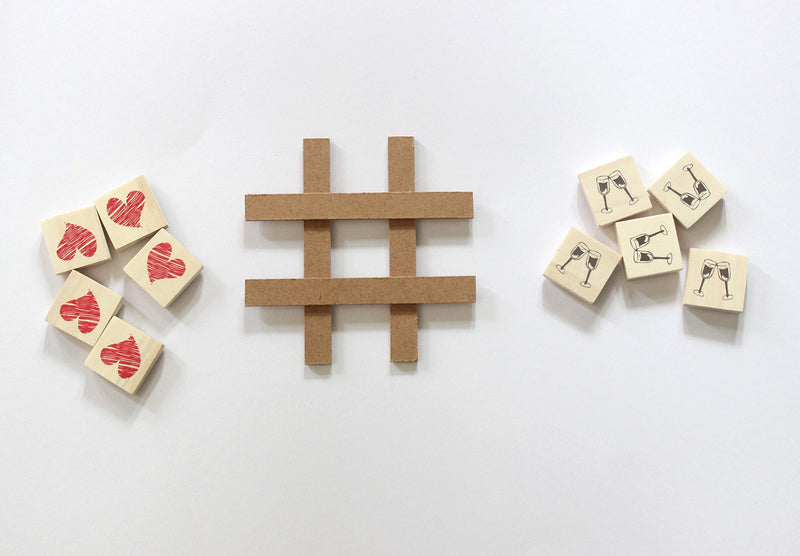 IVEI Wooden Couple Tic-Tac-Toe Fridge Magnet - Heart & Glass Print - Unique Gift for Your Loved Ones, Spouse - Anniversary-Wedding-Valentine’s Gift - Hand Made Noughts and Crosses Game Magnets