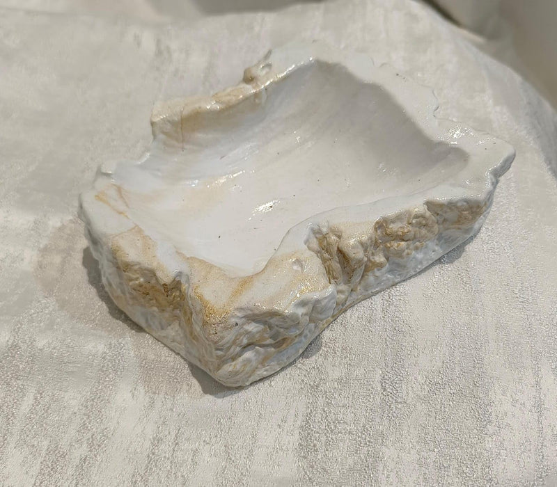 THE DR'S ARTISTREE Concrete Rock Trinklet Tray | Jewellery/Makeup Organiser | Home Decor |Candle Tray | Ash Tray | Paper Weight |Decorative Tray Multipurpose (16x12x3.5 cm) (White-Gold Marble)