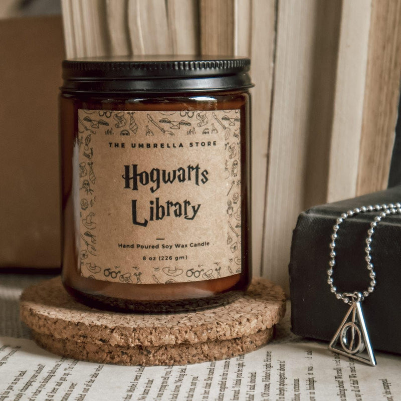 THE UMBRELLA STORE Hogwarts Library Scented Candle, Harry Potter Themed Scented Candle, Vegan Hand Poured 100% Soy Wax Candle, Luxury Scented, Home Decor Candle (Hogwarts Library)