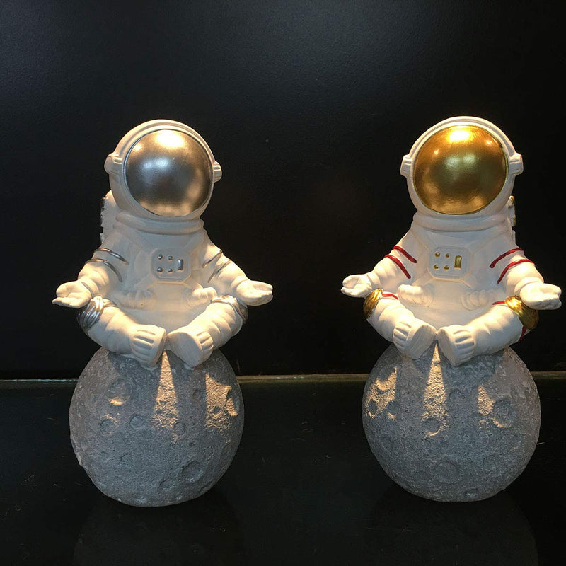 Artgenius Modern Arts and Crafts Decor, Meditation Yoga Astronaut Statues（Sit） (Sliver)