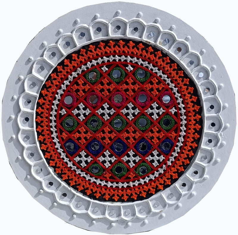 SHAKTI KUTCHI MUD & MIRROR CRAFTS Clay Wall Frame, Round (31 cm x 31 cm x 2 cm, SKMMCWF 12X12 176)