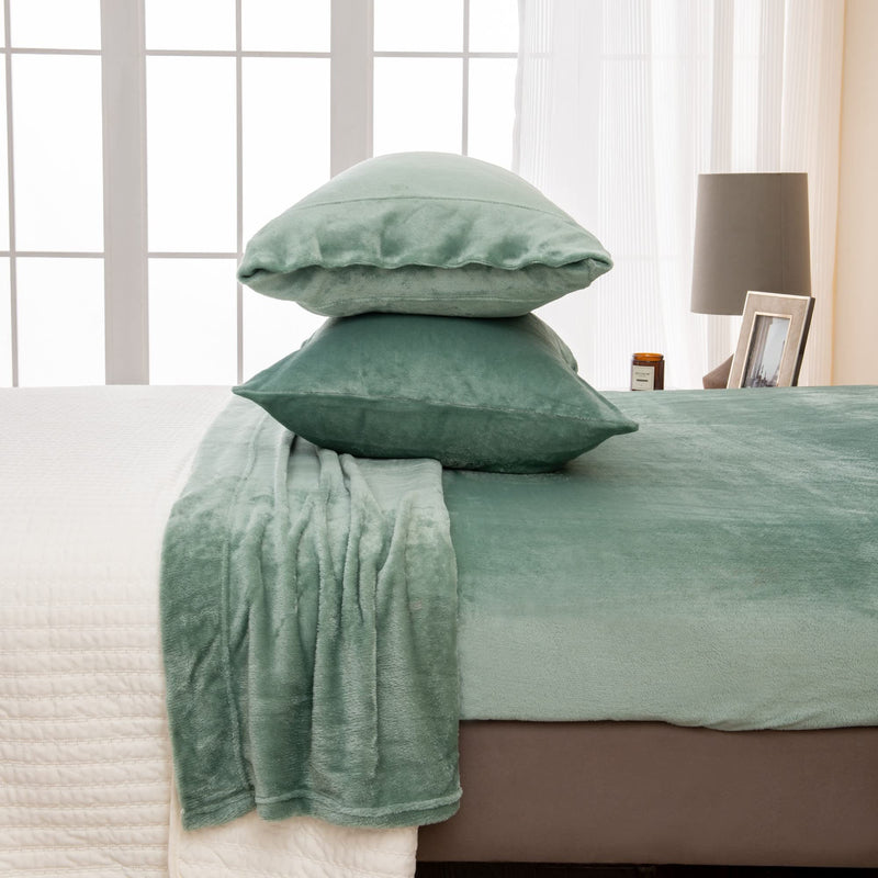 Great Bay Home Extra Soft Velvet Plush California King Micro Fleece Sheet Set | Deluxe Microplush Non Pilling Sheets, Deep Pocket | Lavish Sherpa Velvet Luxe Collection (Cal King, Jade)