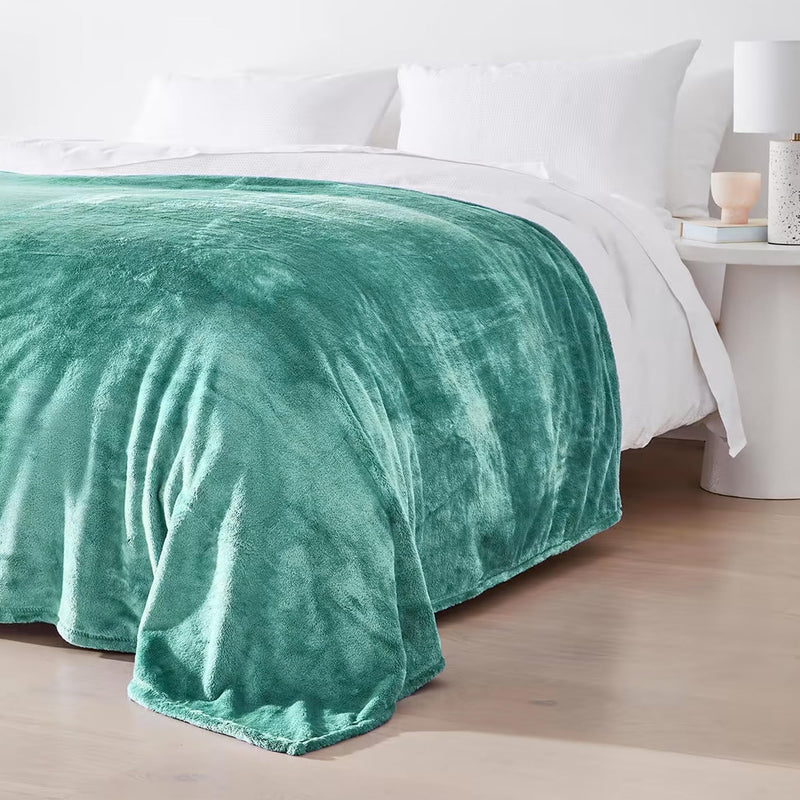 Anko Premium Plush Single Bed Blanket|Lightweight & Cozy Blanket for Adults, Kids,Toddler|Durable for All Season| Super Soft Blanket for Bed, Sofa, Couch, Travel| 1.52m (L) x 2.03m (W)| Green