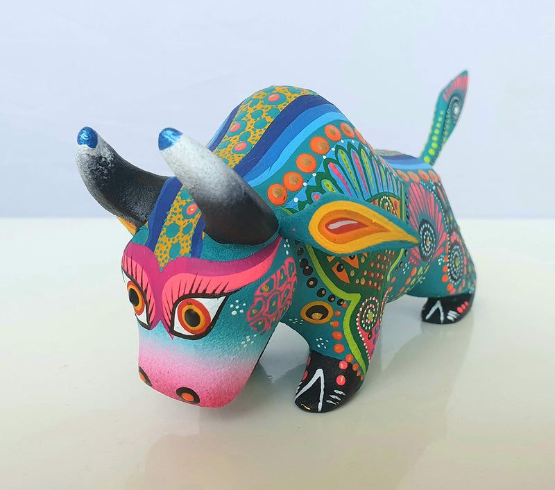 ALKIMIA INC Mexican Alebrije Bull Wood Carving Handcrafted Sculpture (Turquoise)