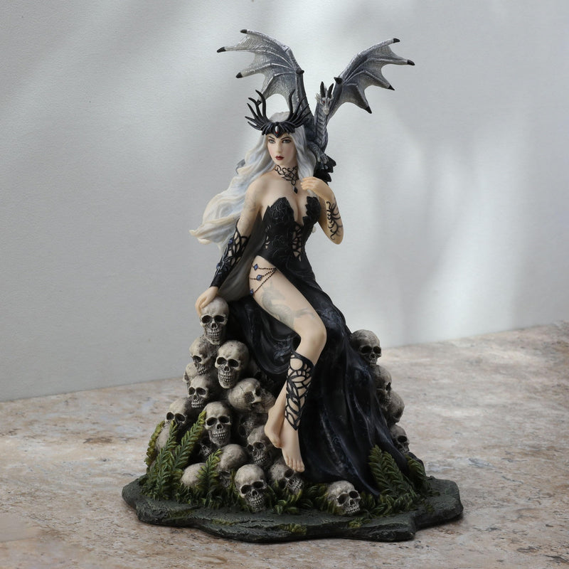 Veronese Design Nene Thomas Mad Queen Hand Painted Fantasy Statue 7 X 9.75 X 6 Inches Gray