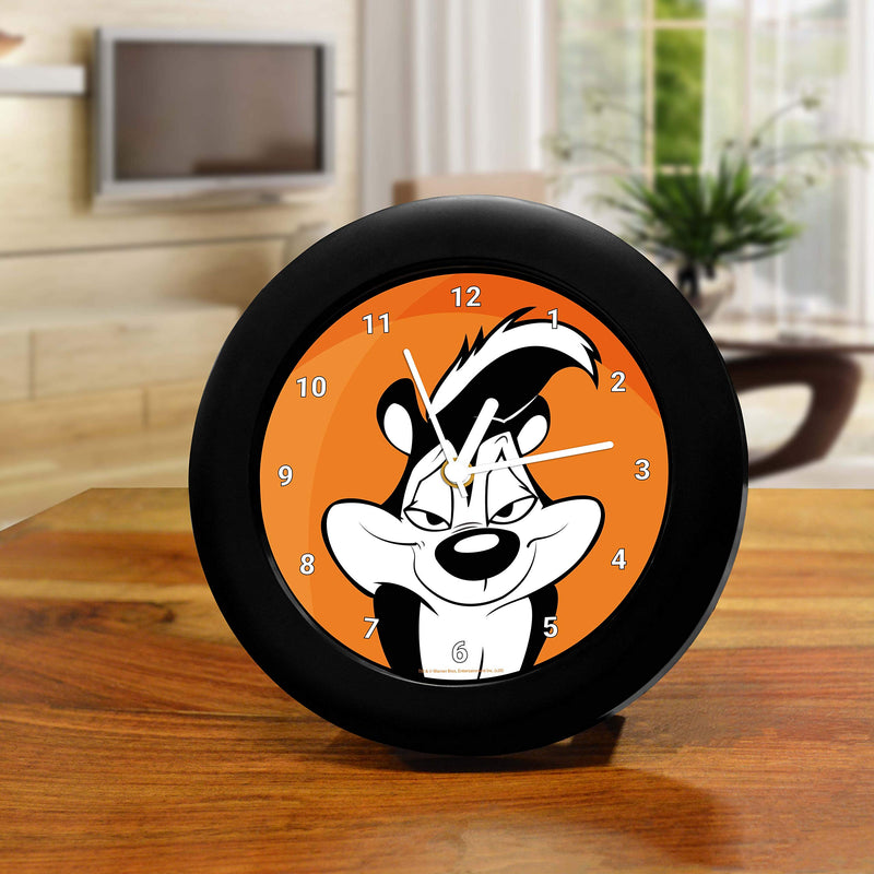 MCSID RAZZ Plastic Looney Tunes Pepe Le Pew Desk Clock, Multicolour, Officially Licensed by Turner Entertainment Co