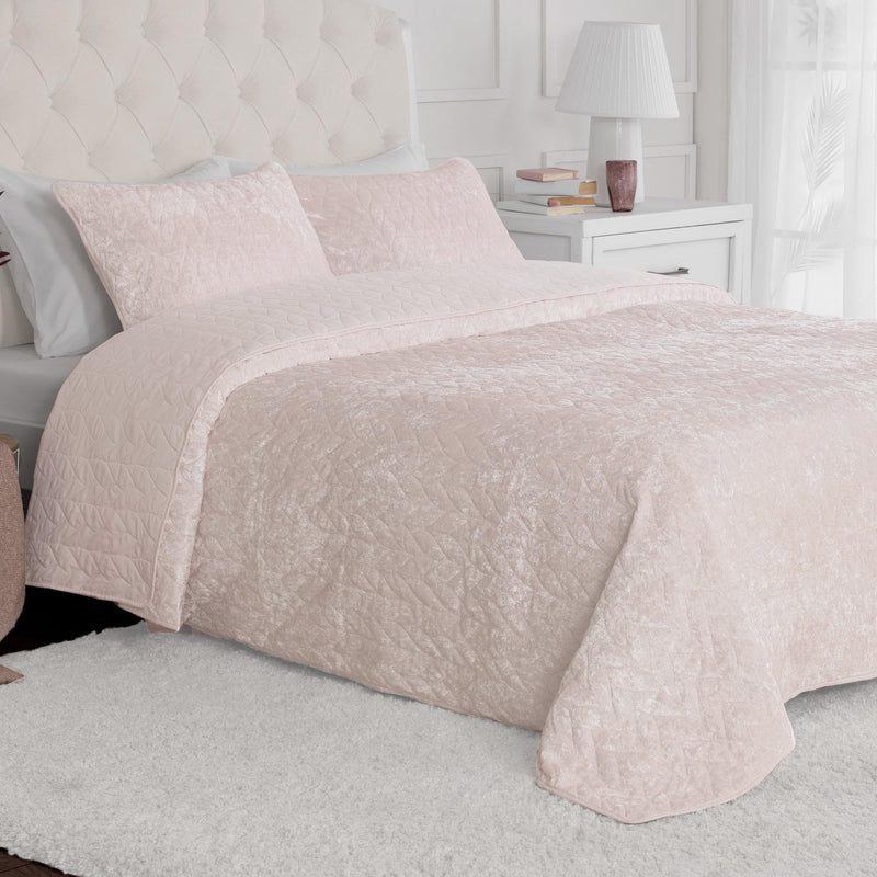 Mellanni Oversized King Velvet Quilt Set - Bedding Cover with Shams - Ultrasonic Quilting Technology - 3 Piece Oversized Quilt Set - Bedspreads & Coverlets (King/Cal King, Blush Pink)