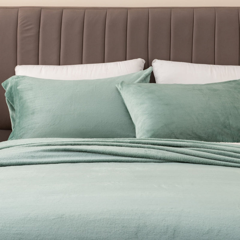 Great Bay Home Extra Soft Cozy Velvet Plush Sheet Set. Deluxe Bed Sheets with Deep Pockets. Velvet Luxe Collection (Twin, Jade)