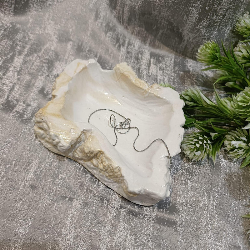 THE DR'S ARTISTREE Concrete Rock Trinklet Tray | Jewellery/Makeup Organiser | Home Decor |Candle Tray | Ash Tray | Paper Weight |Decorative Tray Multipurpose (16x12x3.5 cm) (White-Gold Marble)