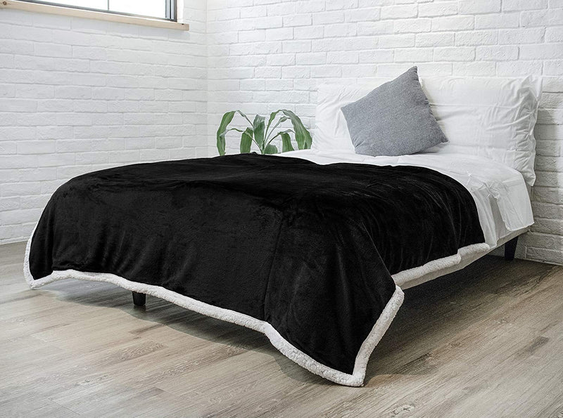 Fluffy's Fleece 250 TC Reversible Throw Blanket (Black_King)