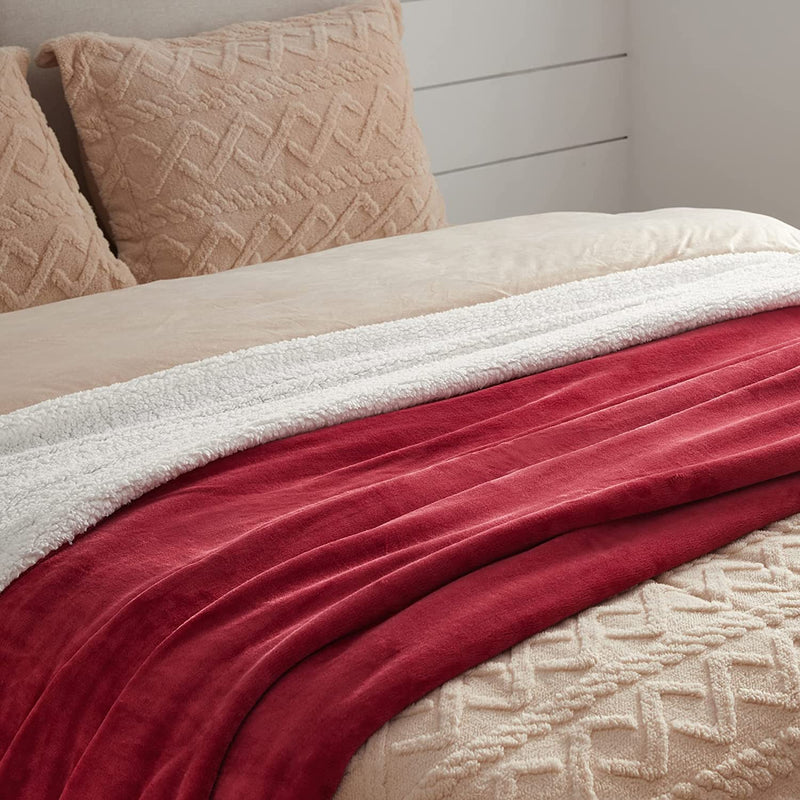 VAS COLLECTIONS All-Seasons Super Soft Flannel Solid/Plain Blanket/Ac Dohars/Duvet/Quilt for Summer, Red & Maroon, Size 225X230 Cm (Double), 200 TC