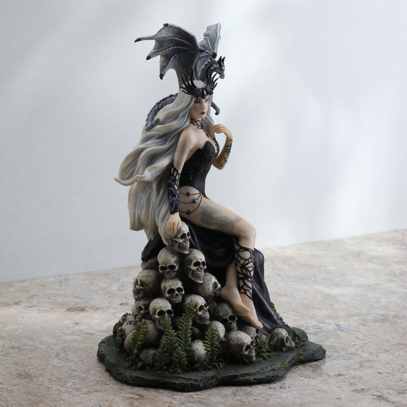 Veronese Design Nene Thomas Mad Queen Hand Painted Fantasy Statue 7 X 9.75 X 6 Inches Gray