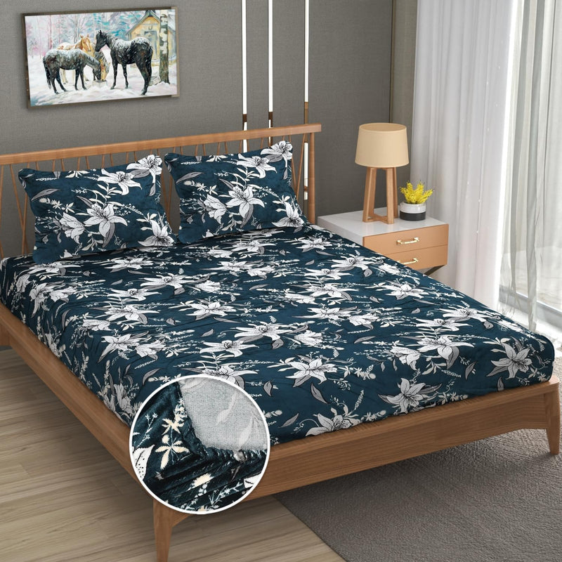 YaAkholic Velvet Warm Winter Flannel Elastic Fitted Bedsheets for Double Bed King Size 72 x 78 x 8 inches with 2 Pillow Covers - Woolen Bedsheet for Double Bed - (Grey & White Flower, King - 78 x 72)