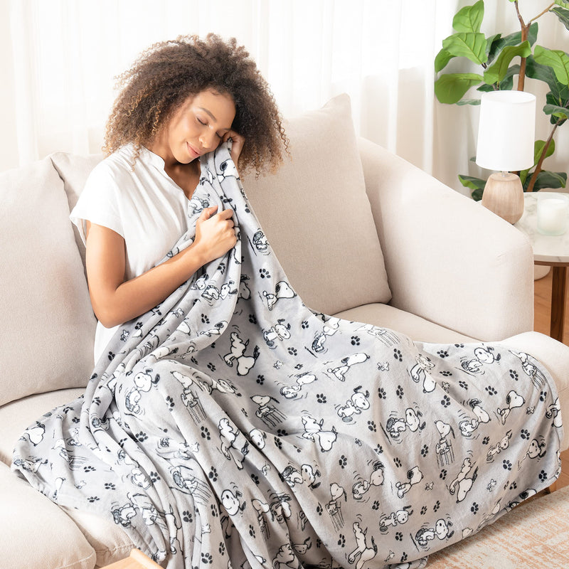 Berkshire VelvetLoft® Peanuts® Snoopy Cute Character Plush Throw Blanket, Peanuts Poses and Paws, Throw (55" x 70")