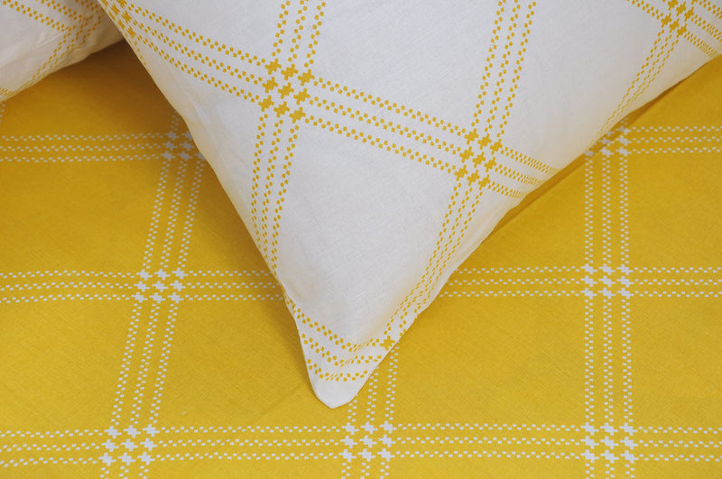 Huesland by Ahmedabad Cotton 186 TC Cotton Elastic Fitted Bedsheets King Size with 2 Pillow Covers | 72x78 inches | Yellow & White