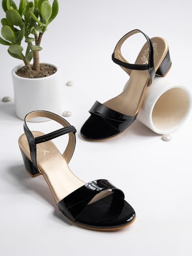 Shoetopia Solid Heeled Sandals For Girls