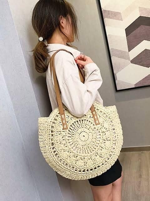 MAIRO LIFESTYLE Straw Wicker Handmade Boho Summer Beach Round Shoulder Bag (Beige - Flower)