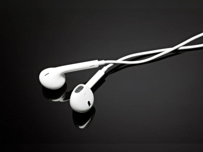 White high-quality audio Earphone with Microphone with Lightning Connector